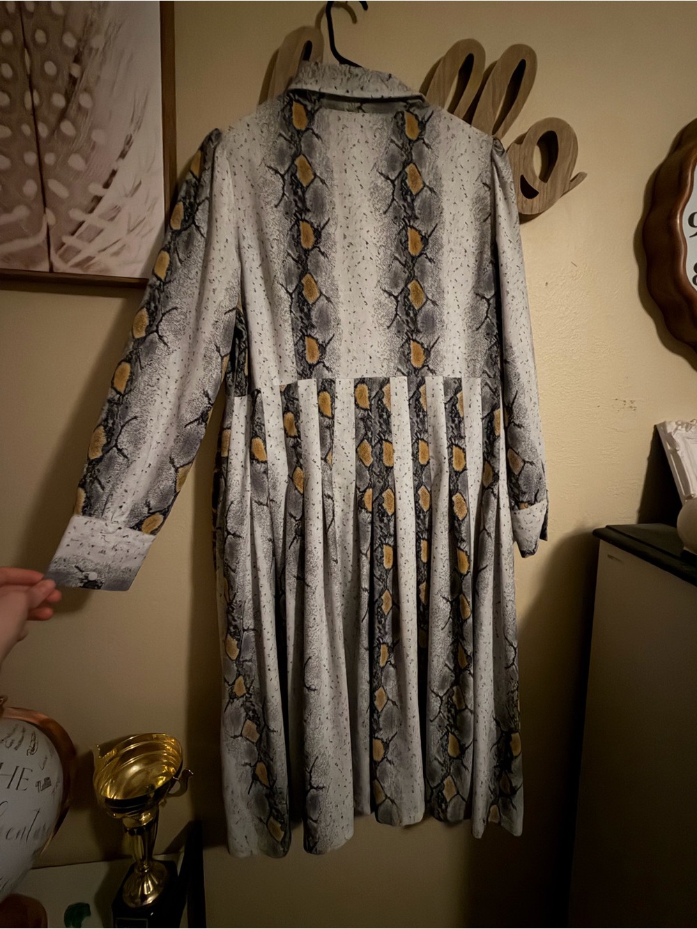 Snake-Print Long Sleeve Shirt Dress - White/Gray with Yellow Accents - Picture 5 of 5